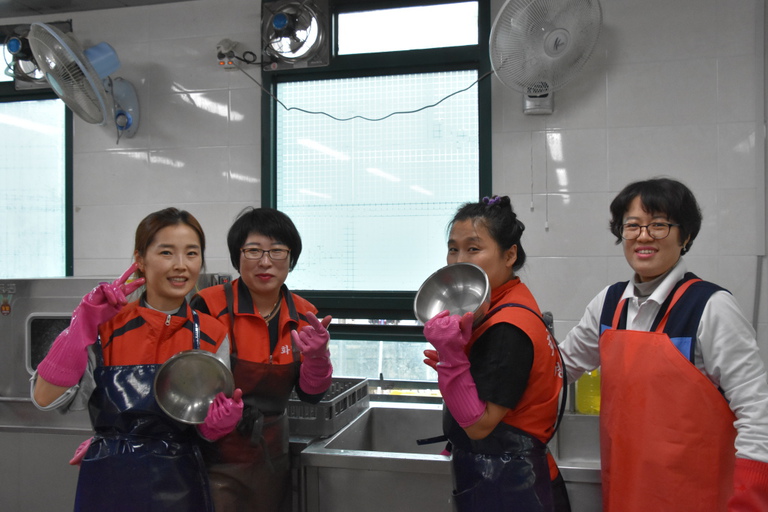 경상북도사회복지협의회 지역사회봉사단 화랑회, 경주시장애인종합복지관에서 지역장애인에  400그릇의 비빔밥과 간식 제공